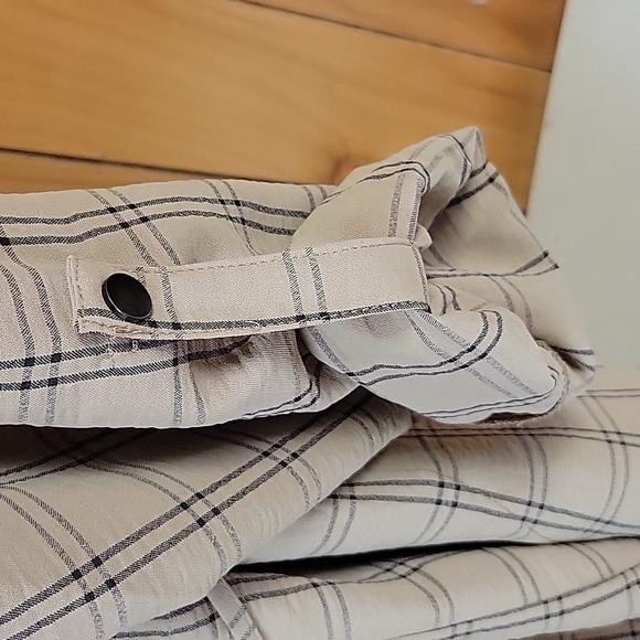 Women's Cardigan - Picture 5 of 6